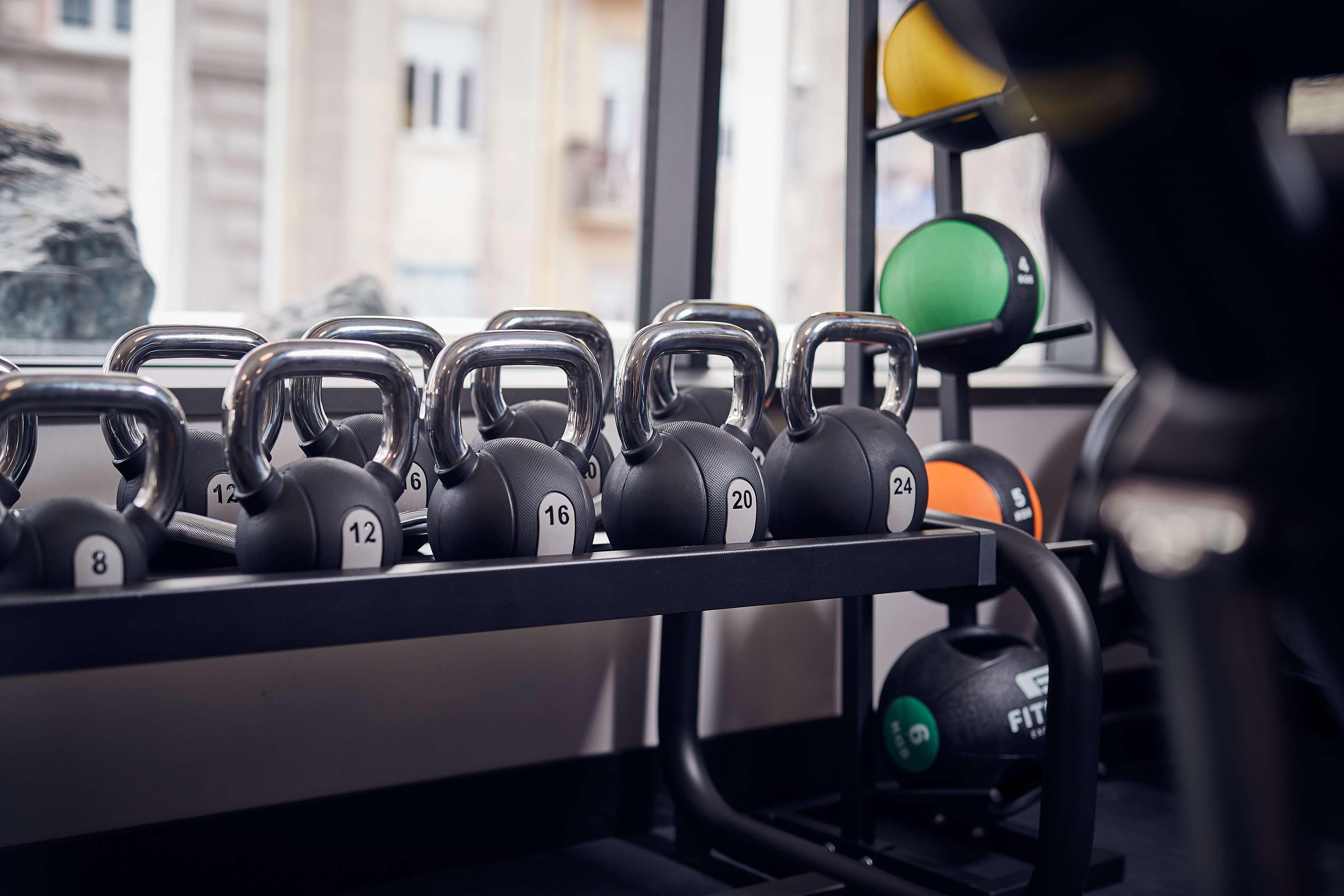 Готель Hilton Белград Екстер'єр фото A rack of kettlebells