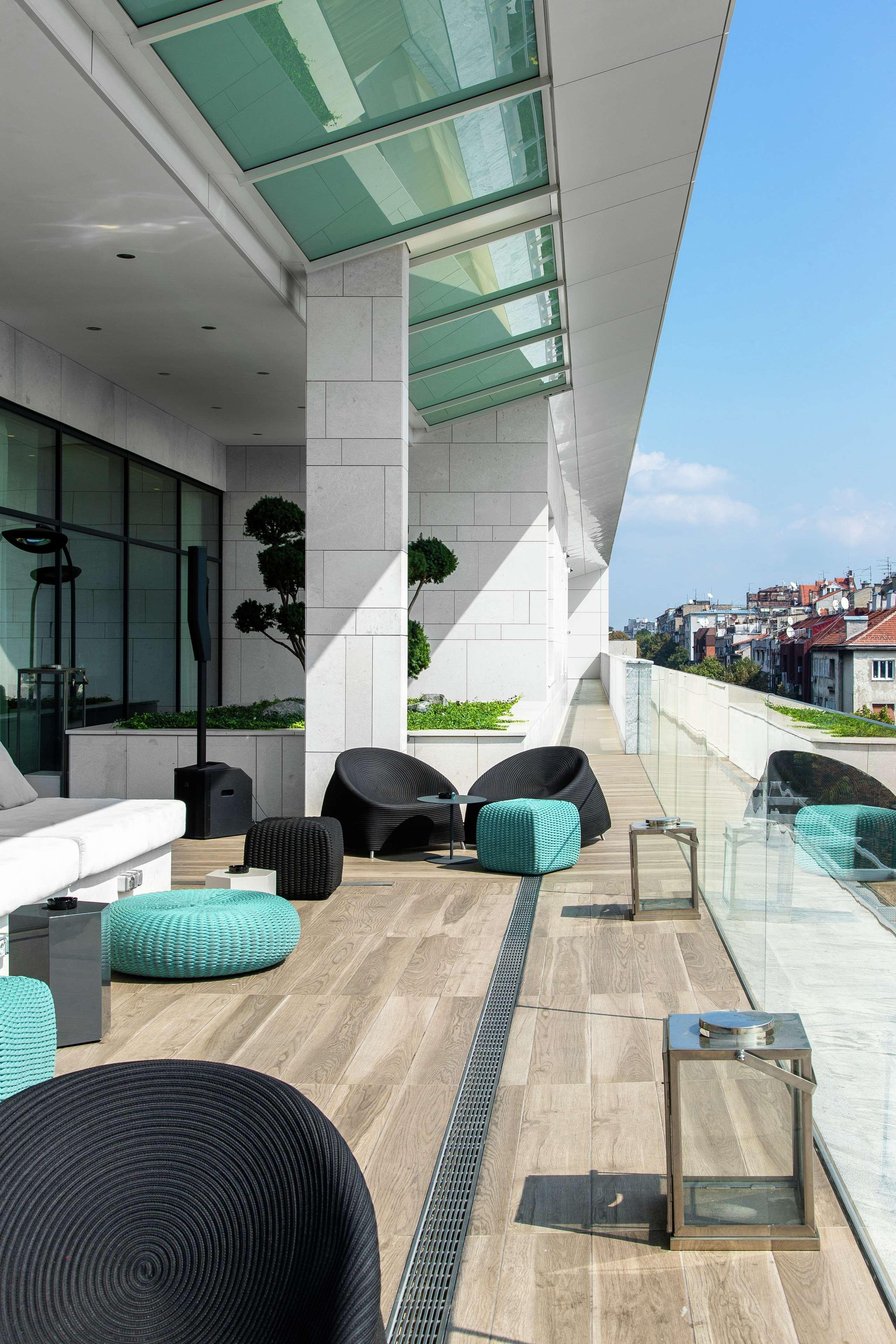 Готель Hilton Белград Екстер'єр фото The Sky Bar
