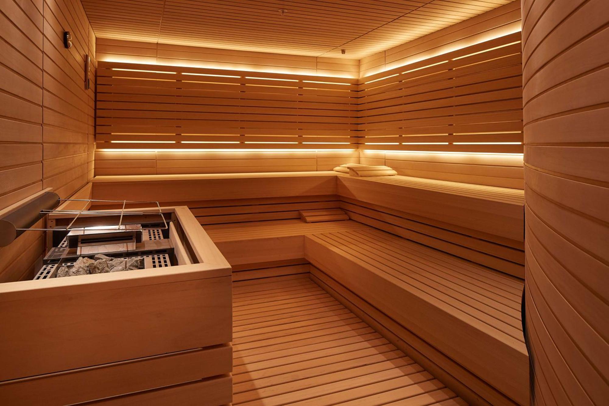 Готель Hilton Белград Екстер'єр фото A modern Finnish sauna